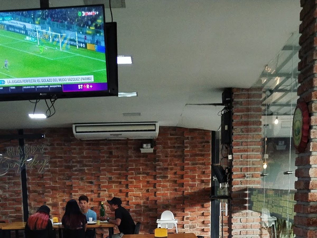 Local de La Esquina de Guso en Manta · Av. 4 de Noviembre.