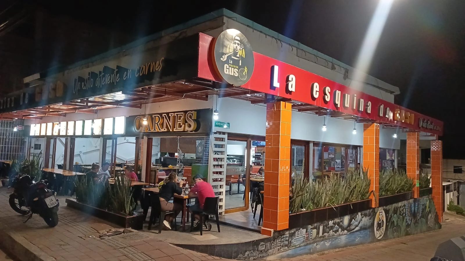 Local de La Esquina de Guso en Manta · Av. Flavio Reyes.